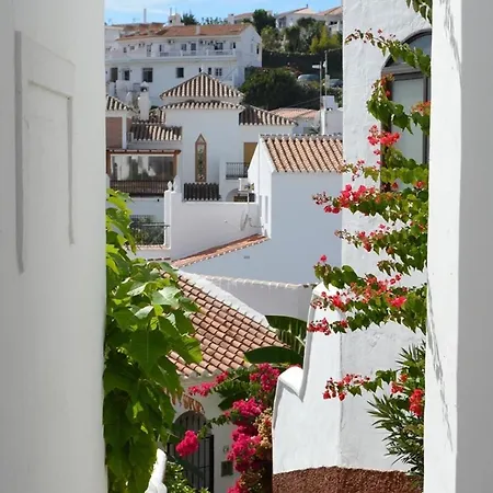 Townhouse With Sea View Nyaraló Nerja
