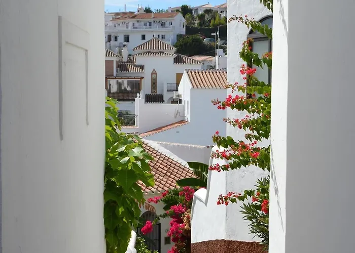 Townhouse With Sea View بيت للعطل نيرخا