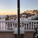 Townhouse With Sea View 네르하