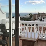 Townhouse With Sea View 펜션