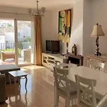 Townhouse With Sea View * 네르하