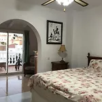 Townhouse With Sea View 네르하