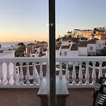 Townhouse With Sea View * 네르하