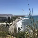 Townhouse With Sea View 펜션 네르하